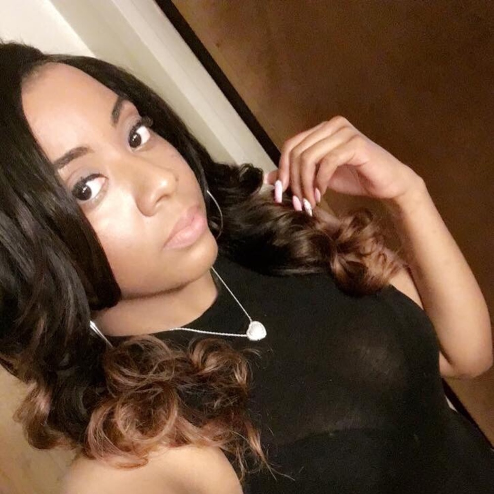 Meet your Posher, Denaya